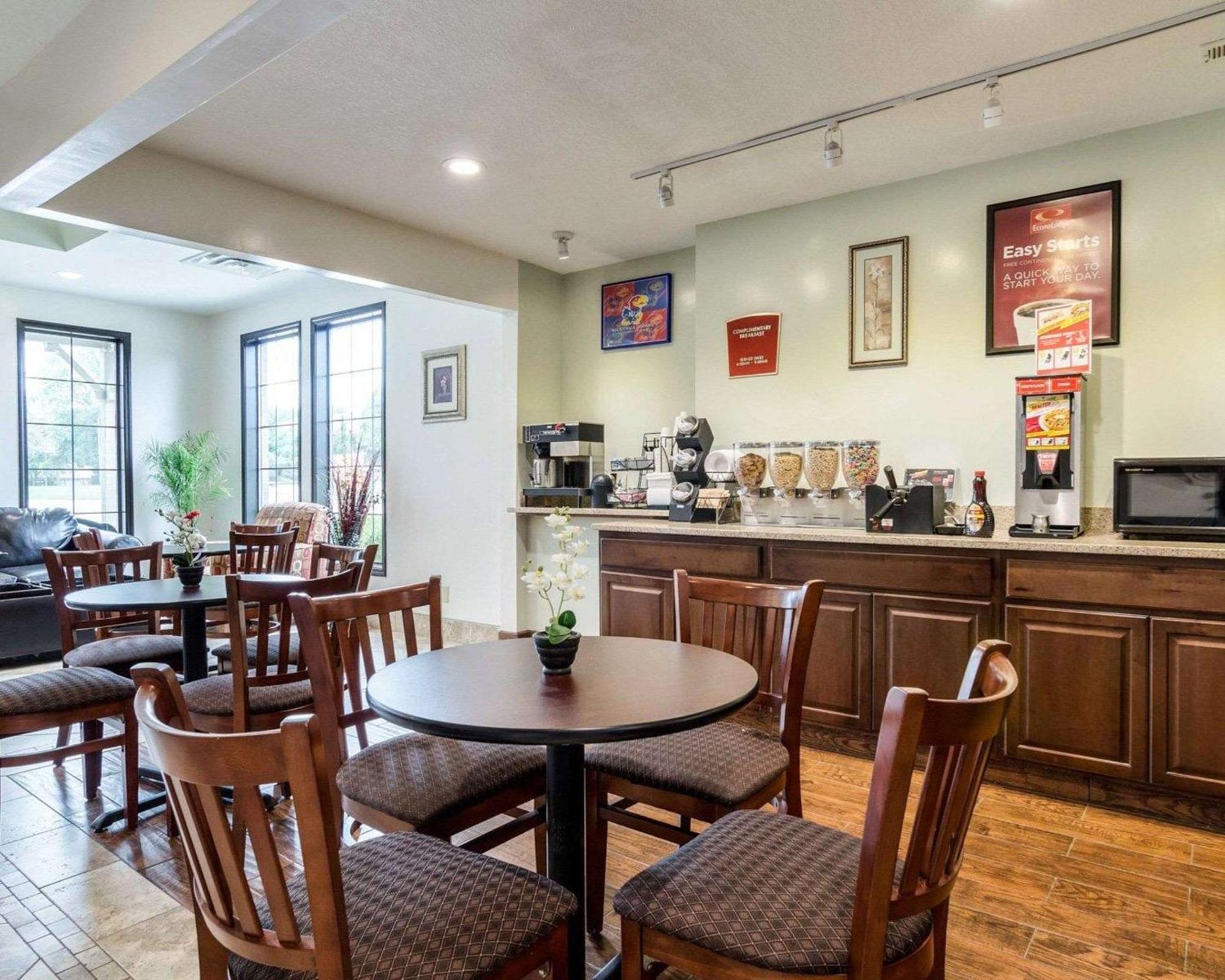 Econo Lodge University Lawrence Εξωτερικό φωτογραφία